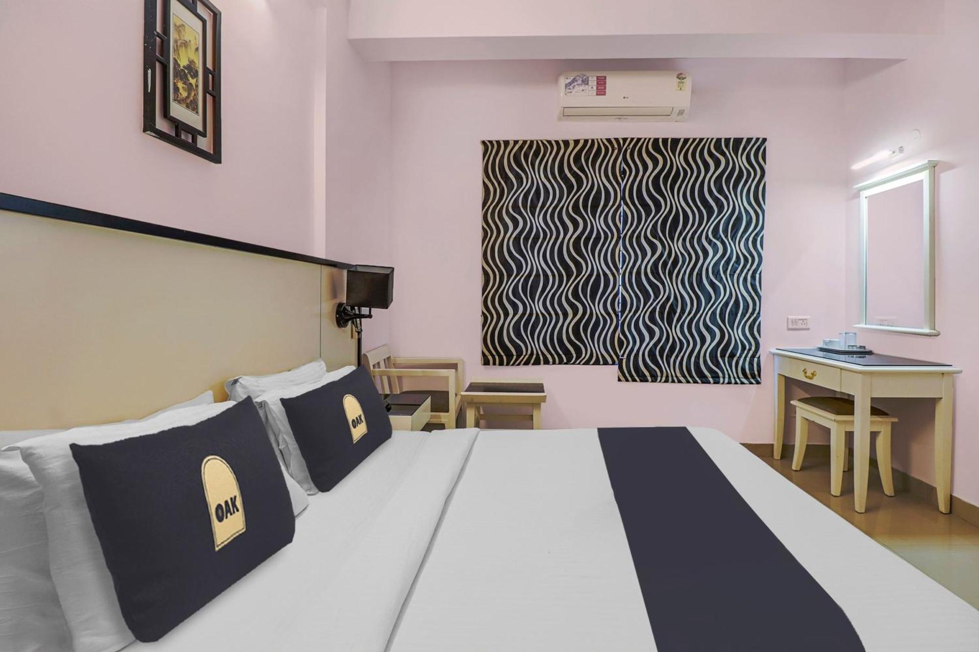 העיר בנגלור Collection O 29 Church'S Inn Near Cubbon Park מראה חיצוני תמונה