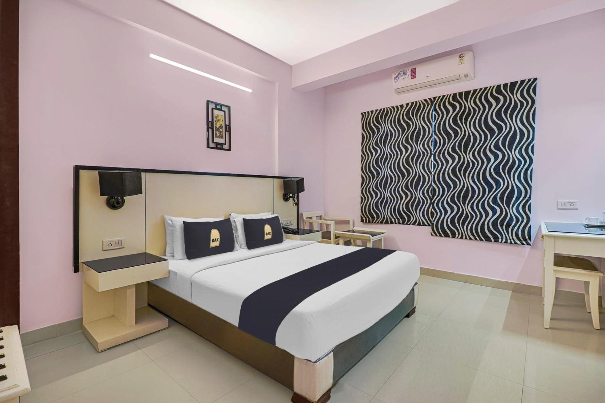 העיר בנגלור Collection O 29 Church'S Inn Near Cubbon Park מראה חיצוני תמונה