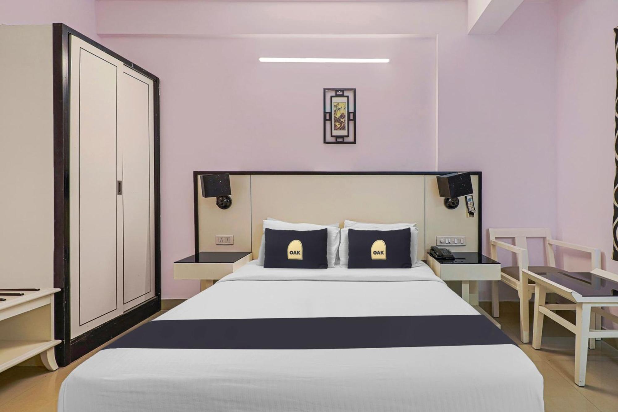 העיר בנגלור Collection O 29 Church'S Inn Near Cubbon Park מראה חיצוני תמונה