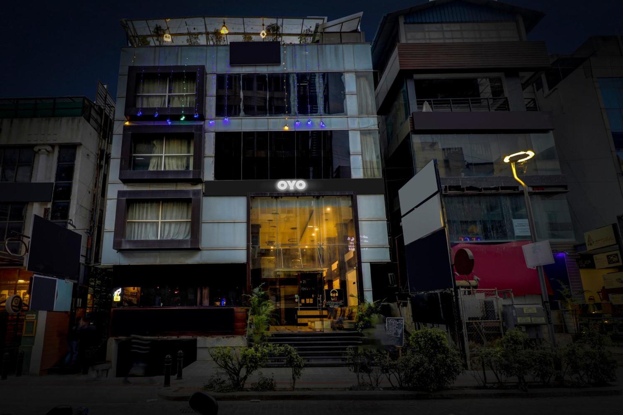 העיר בנגלור Collection O 29 Church'S Inn Near Cubbon Park מראה חיצוני תמונה
