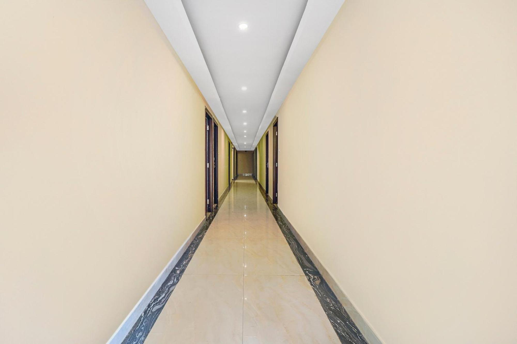 העיר בנגלור Collection O 29 Church'S Inn Near Cubbon Park מראה חיצוני תמונה