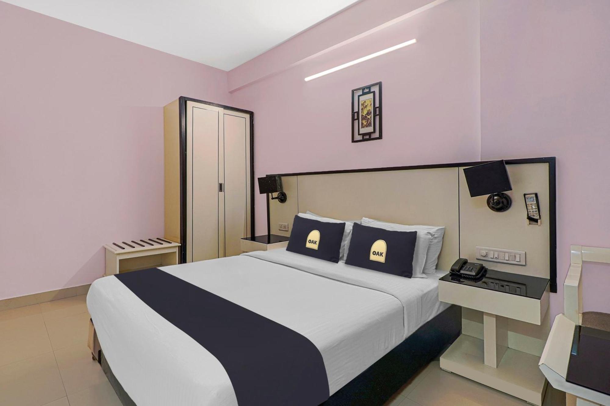 העיר בנגלור Collection O 29 Church'S Inn Near Cubbon Park מראה חיצוני תמונה