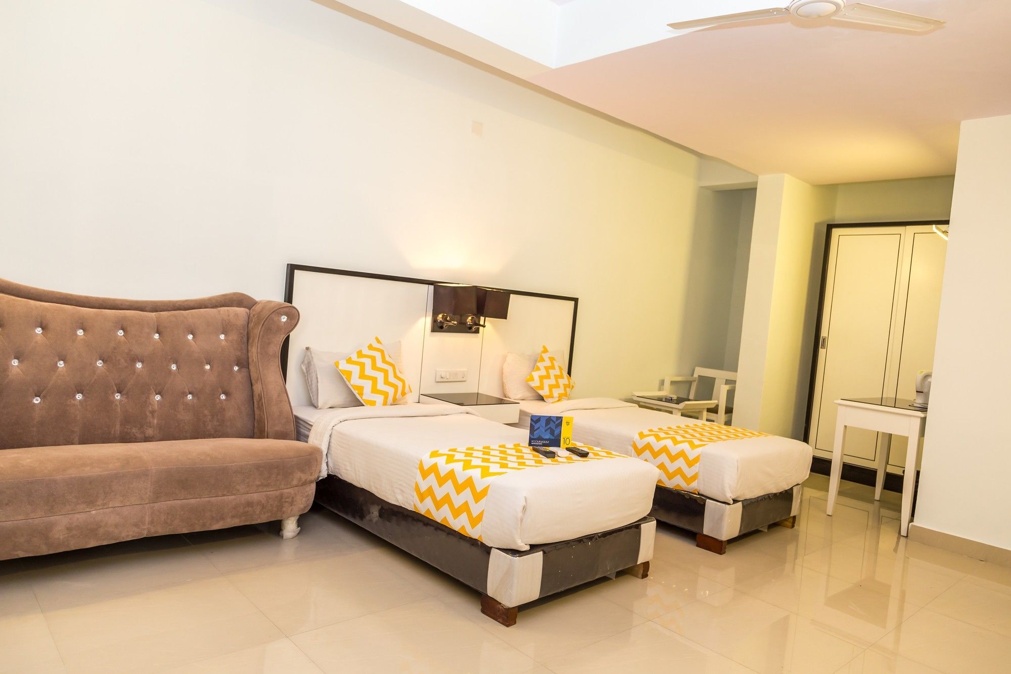 העיר בנגלור Collection O 29 Church'S Inn Near Cubbon Park מראה חיצוני תמונה