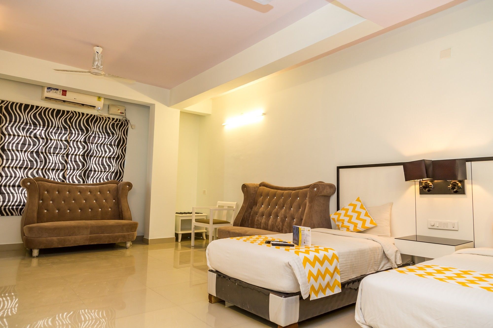 העיר בנגלור Collection O 29 Church'S Inn Near Cubbon Park מראה חיצוני תמונה