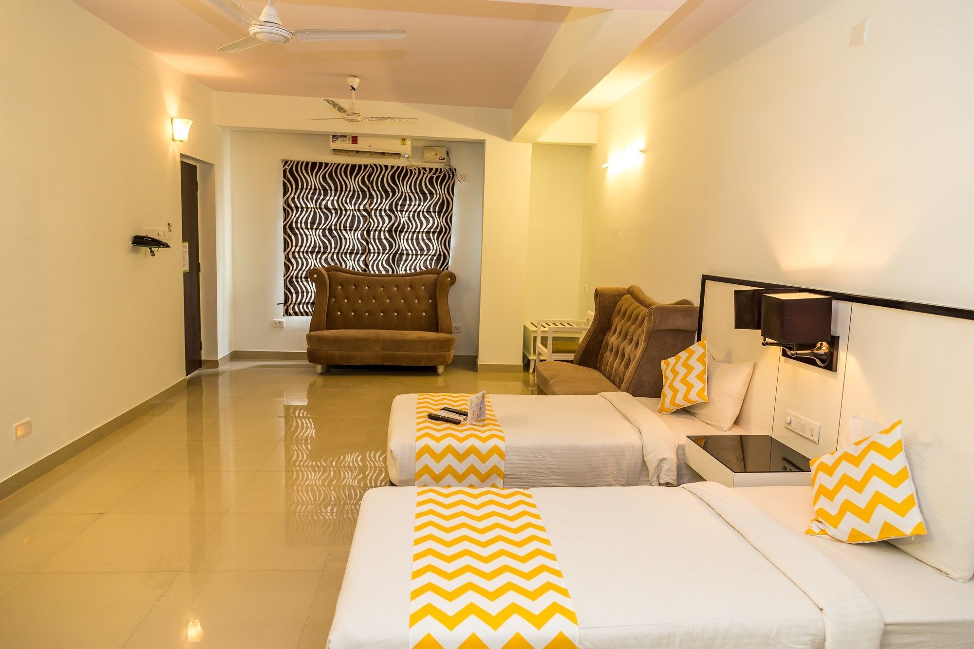 העיר בנגלור Collection O 29 Church'S Inn Near Cubbon Park מראה חיצוני תמונה