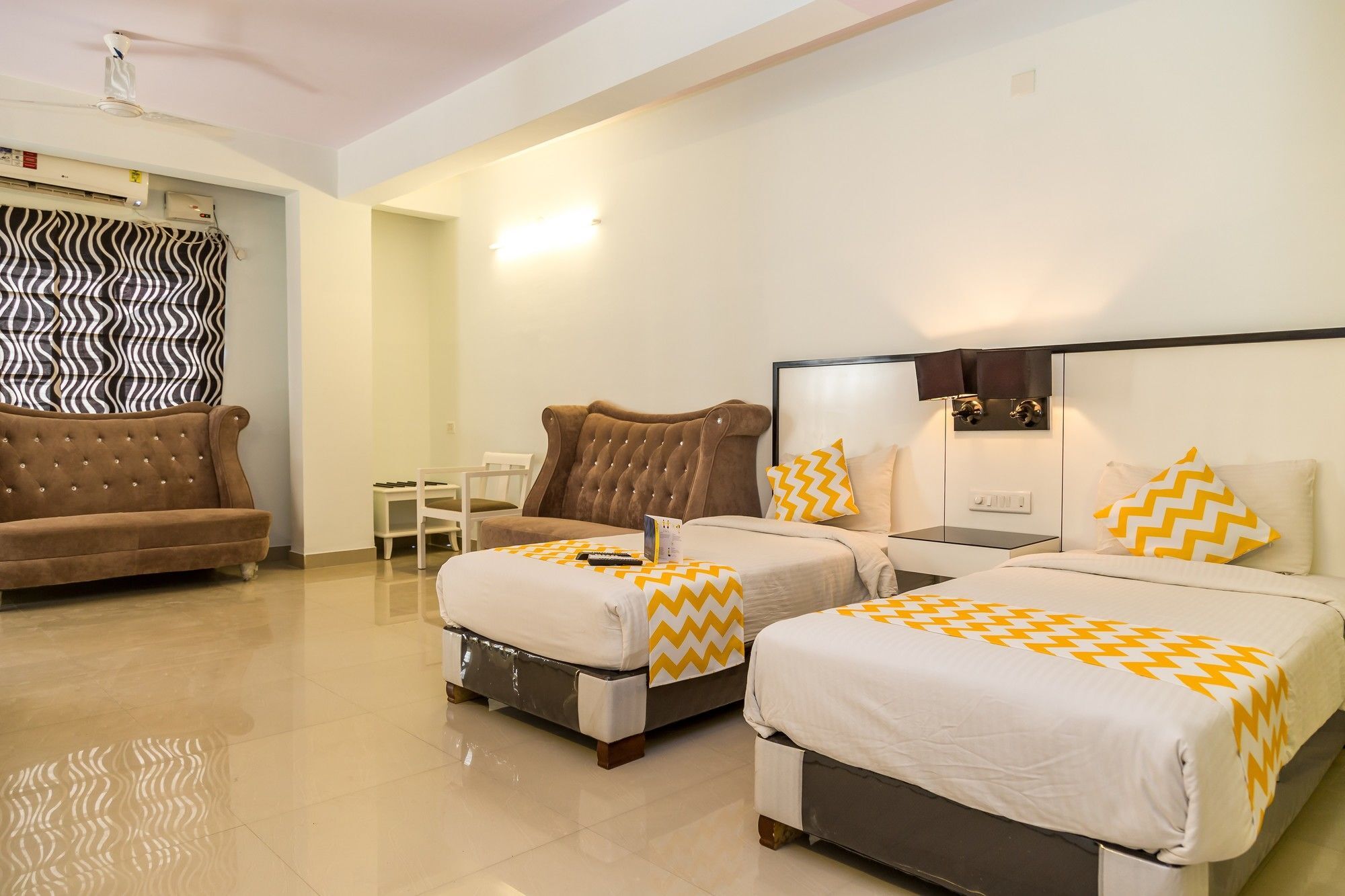 העיר בנגלור Collection O 29 Church'S Inn Near Cubbon Park מראה חיצוני תמונה